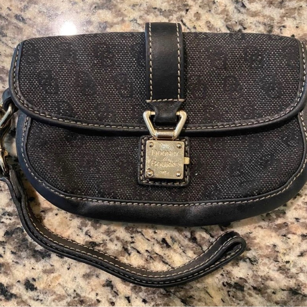 Authentic Dooney & Bourke Wristlet